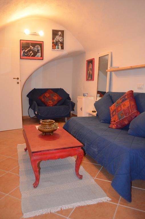 Casa Med Holiday Home Isolabona Exterior photo