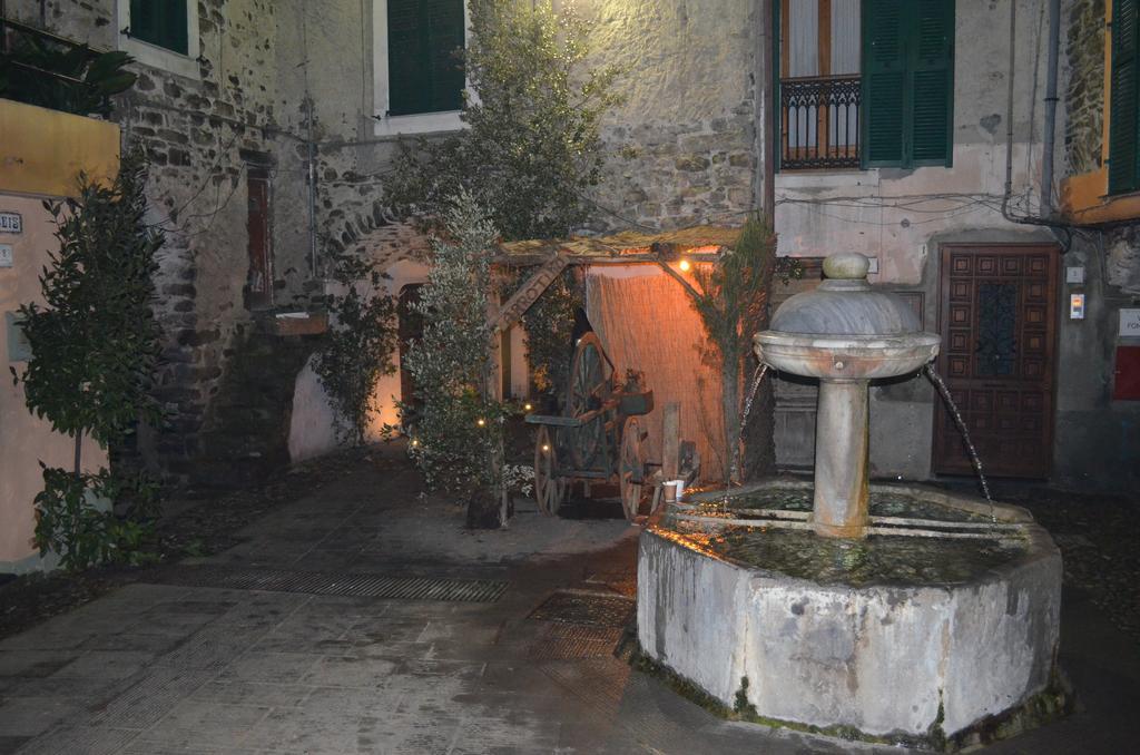 Casa Med Holiday Home Isolabona Exterior photo